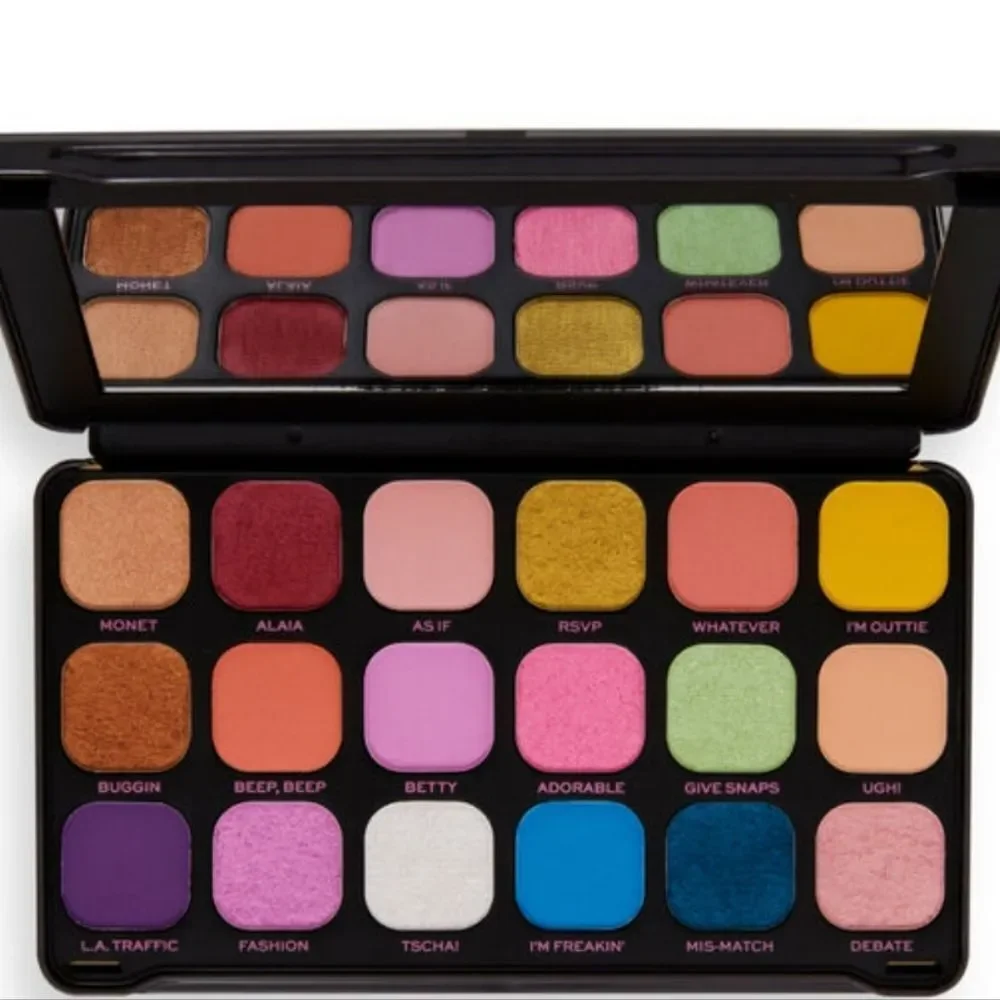 Revolution Beauty X Clueless As If Video Cassette Shadow Palette - Picture 4 of 7